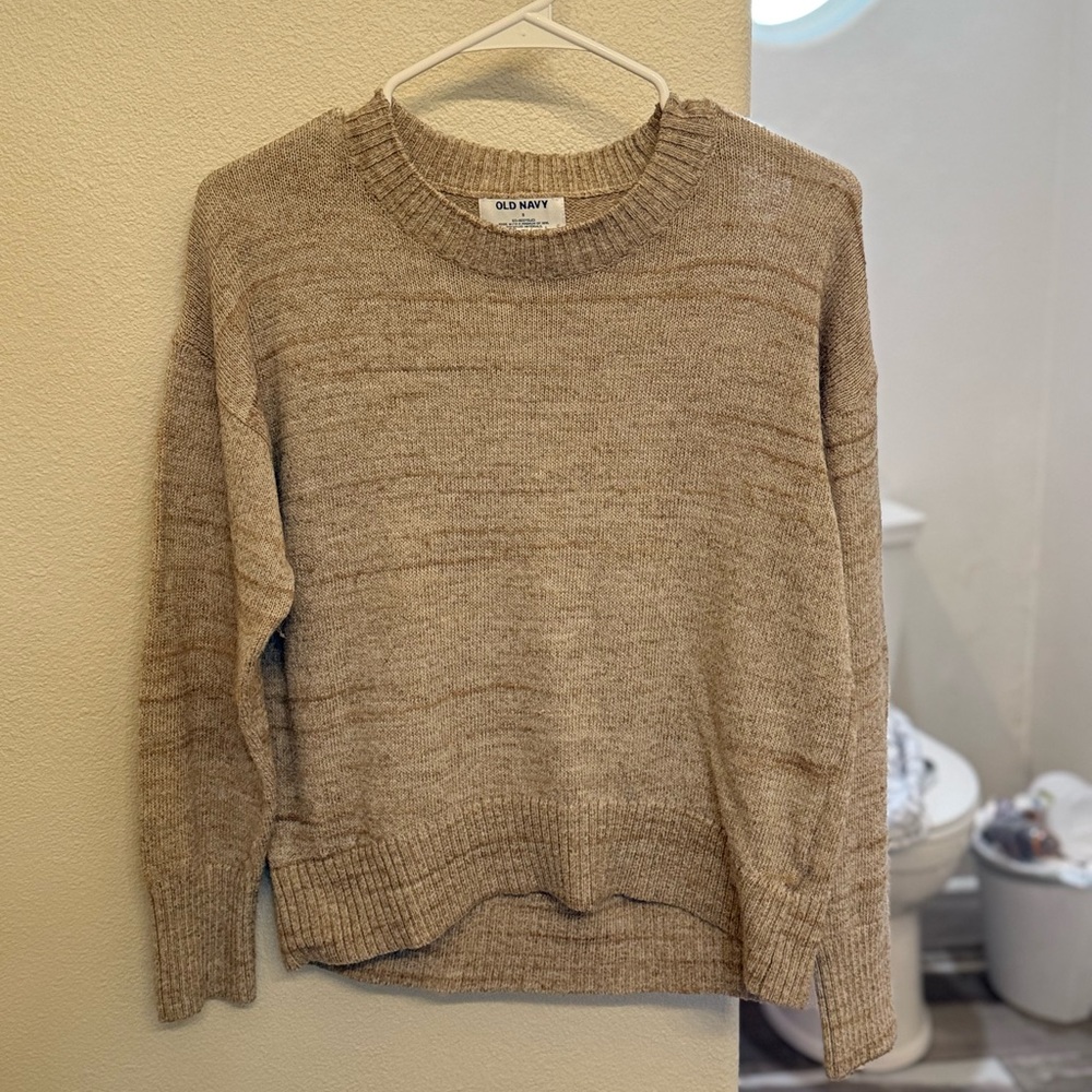Old Navy Women's Beige Crew Neck Sweater